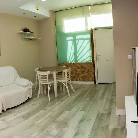 Estudio En El Pleno Centro De By Renthas * Alicante
